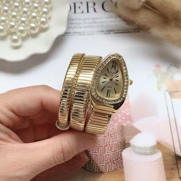 Elegant Gold Snake-Wrap Bracelet Watch with Crystal Accents Serpenti - Picture 11 of 11